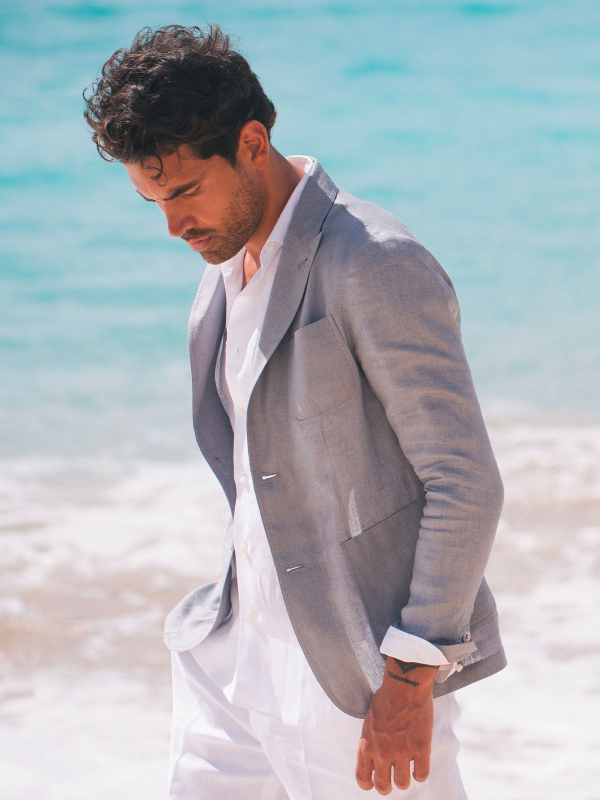 Giacca St. Tropez 100% Capri dark grey linen jacket for man worn by model  Giacca St. Tropez 100% Capri dark grey linen jacket for man worn by model