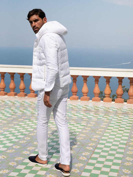 Pantalone Positano 100% Capri white linen trouser worn by model