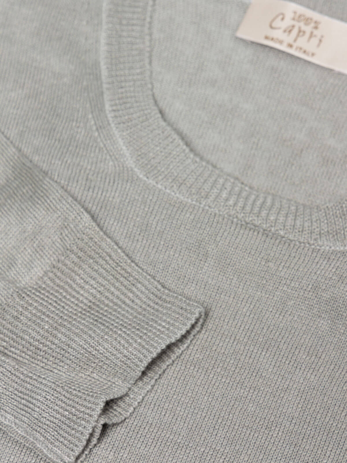 T-Shirt M/L for man 100% Capri linen light grey t-shirt detail