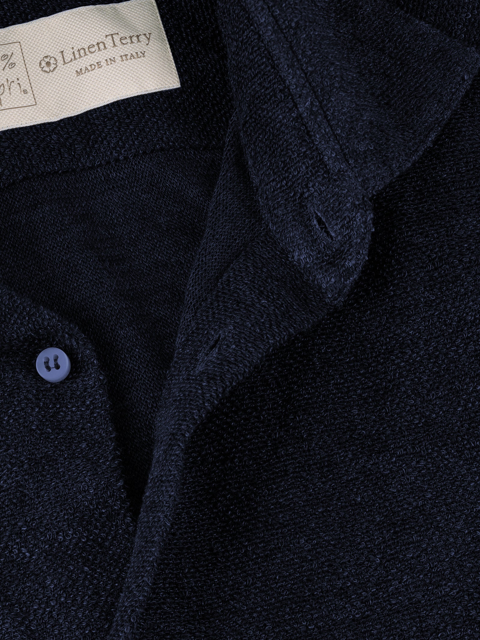 Man Terry blue linen terry shirt, detail – 100% Capri