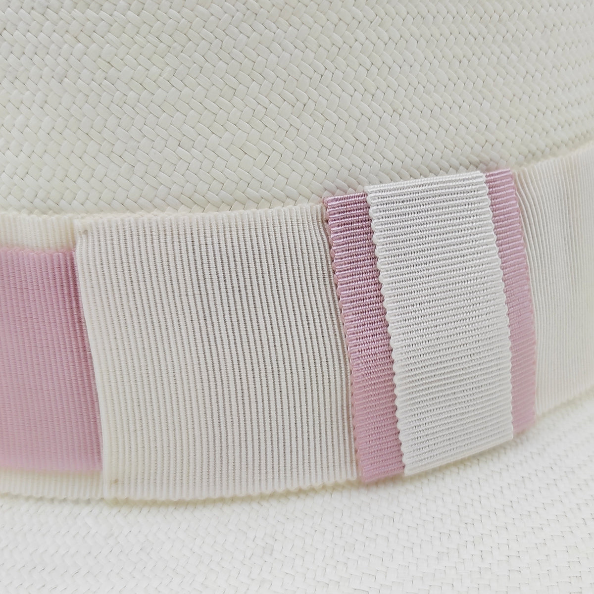 player grand borde for woman 100% Capri elegant pink hat detail