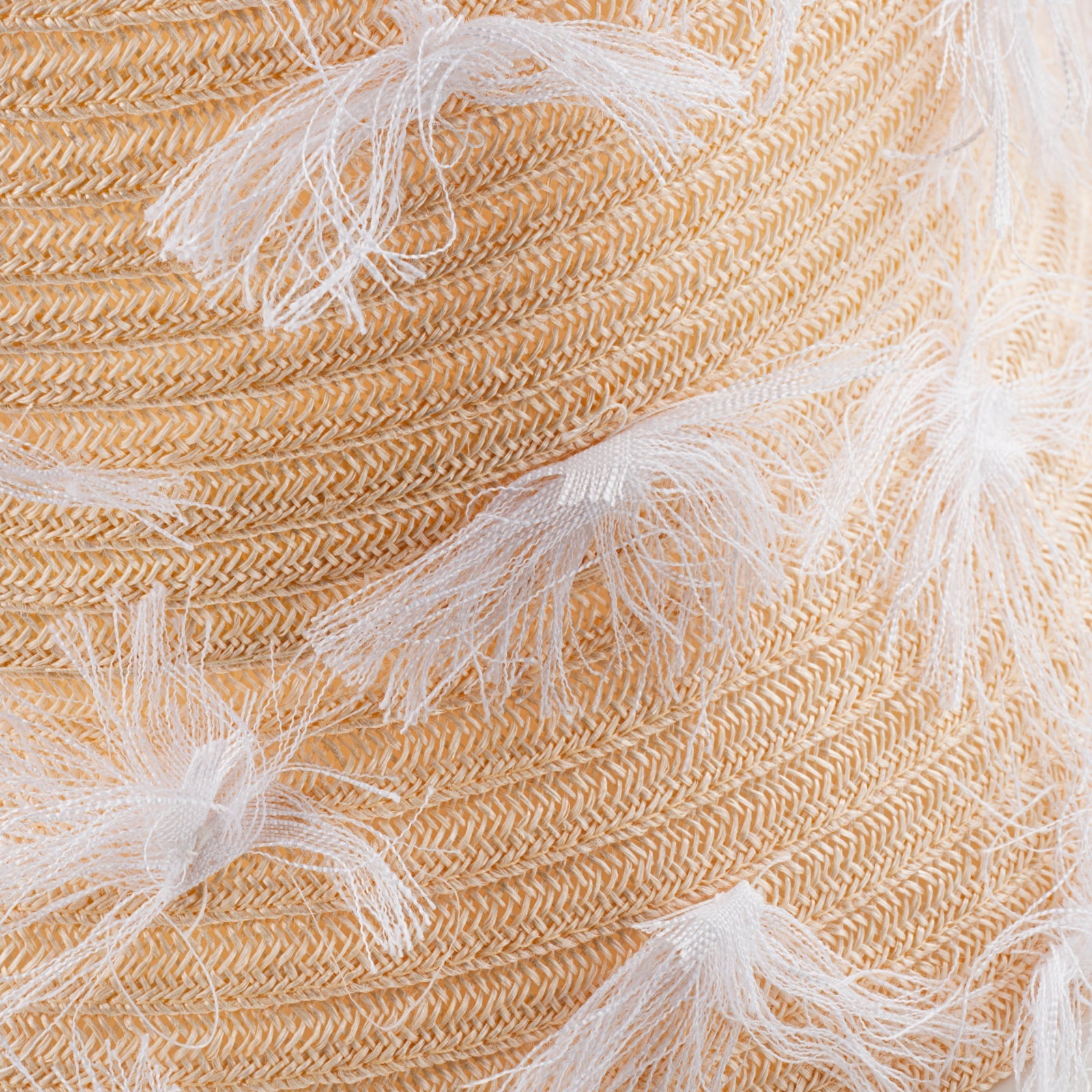 Cloche Bon Effiloche 100% Capri white straw hat detail