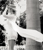 Cappotto Lungo Sfrangiato 100% Capri white linen dress worn by model