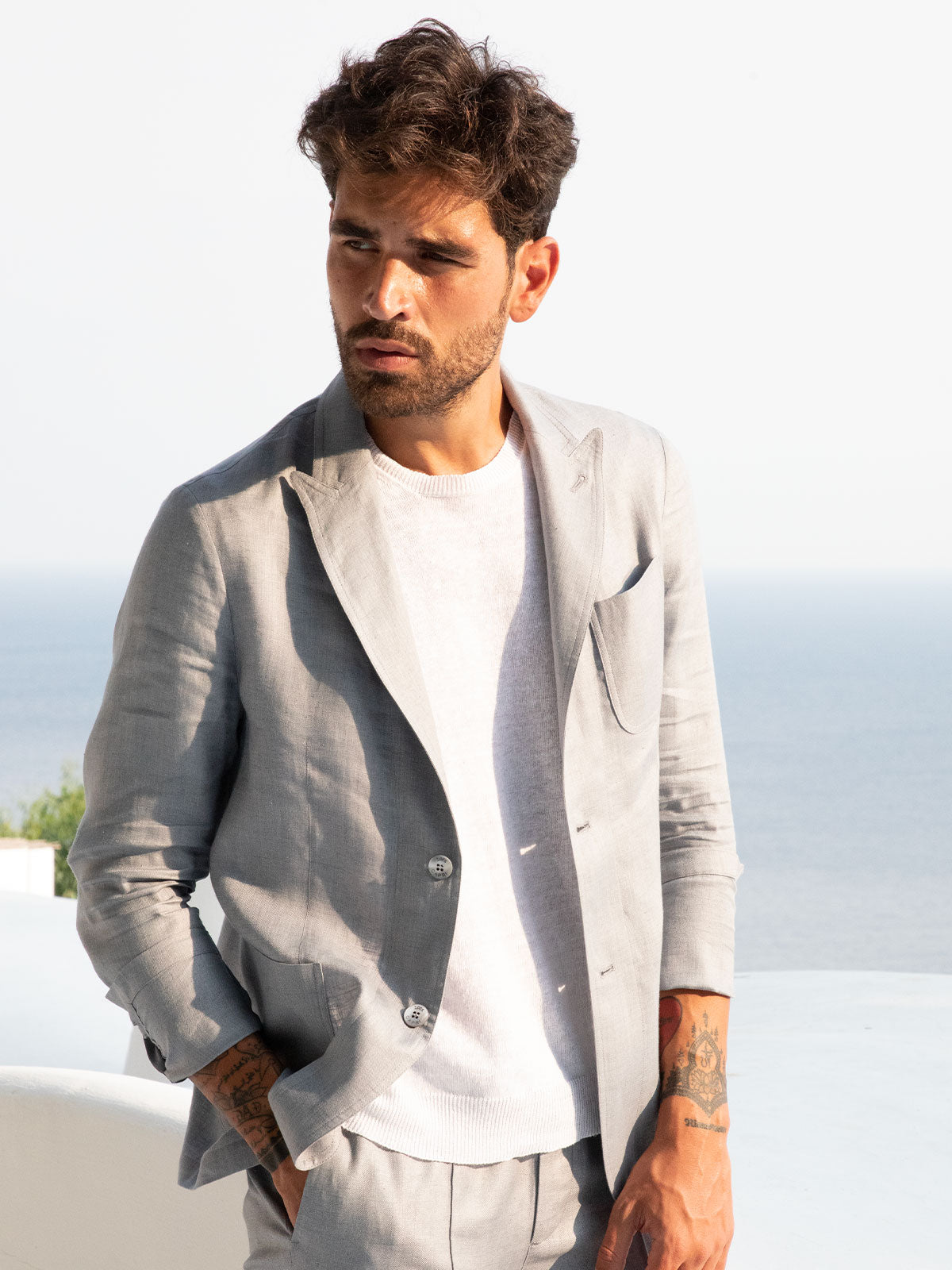 Giacca St. Tropez 100% Capri light grey linen jacket for man  worn by model